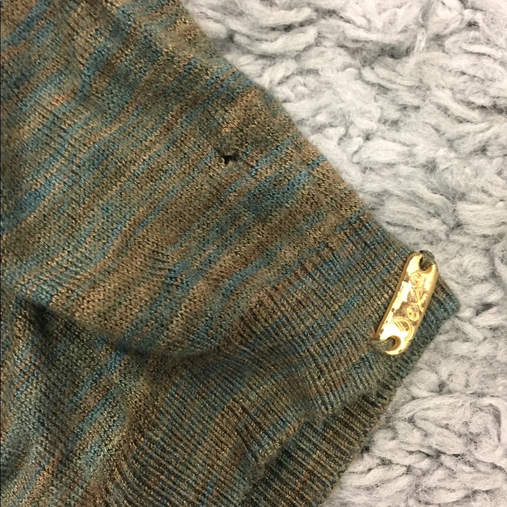 Ladies top. - Picture 4 of 4